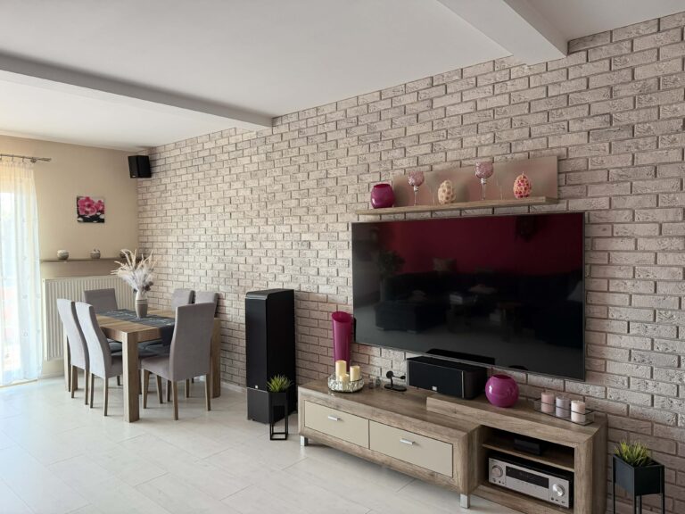 36fdc906-10ec-4ead-9700-1bdac591e01a